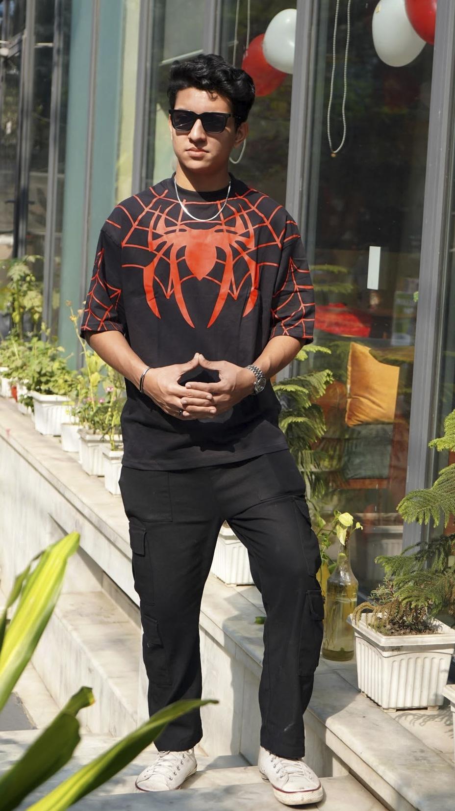Red Spider Web (Black)